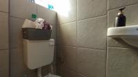 Bathroom 1 - 7 square meters of property in Bezuidenhout Valley