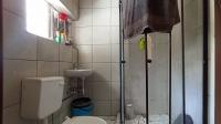 Bathroom 1 - 7 square meters of property in Bezuidenhout Valley