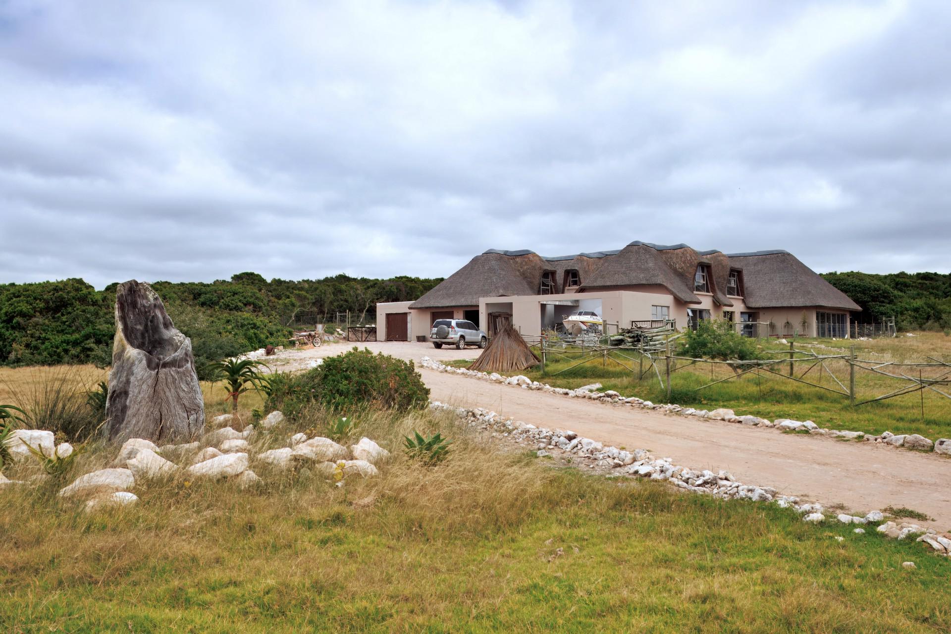  of property in Stilbaai (Still Bay)