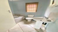 Bathroom 1 of property in Ennerdale