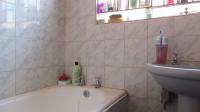 Bathroom 1 - 3 square meters of property in Ennerdale