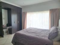 Bed Room 2 of property in Rua Vista