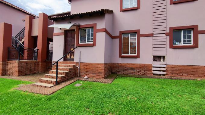 2 Bedroom Apartment for Sale For Sale in East Germiston - Private Sale - MR662792