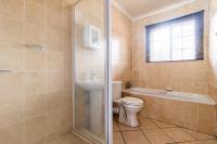 Bathroom 1 of property in Greenstone Hill