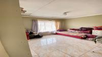 Bed Room 2 of property in Dhlamini