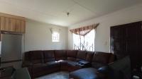 Lounges - 10 square meters of property in Savanna City