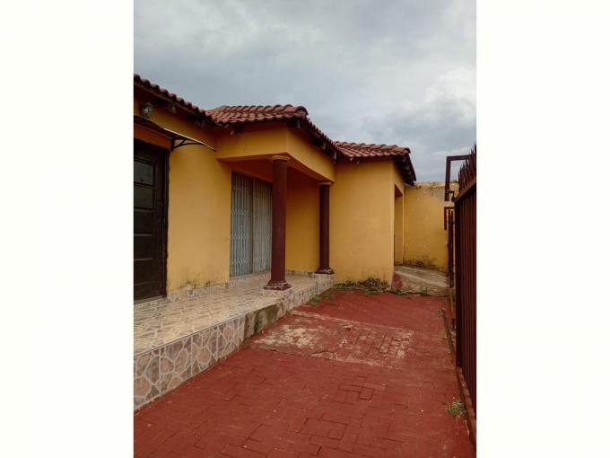 2 Bedroom House for Sale For Sale in Protea North - MR662859