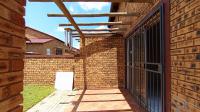 Patio - 6 square meters of property in Honey Park