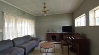 Lounges - 22 square meters of property in Daleside