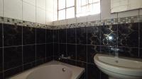 Bathroom 2 - 3 square meters of property in Daleside