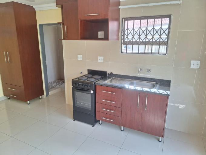 1 Bedroom Open Plan Bachelor/Studio Apartment to Rent in Roodekop - Property to rent - MR663158