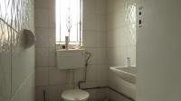 Bathroom 1 - 4 square meters of property in Thulani