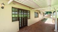 Patio - 55 square meters of property in Glen Hills