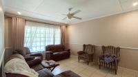 Lounges - 22 square meters of property in Glen Hills