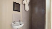 Bathroom 3+ - 3 square meters of property in Glen Hills