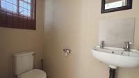 Bathroom 3+ - 3 square meters of property in Glen Hills