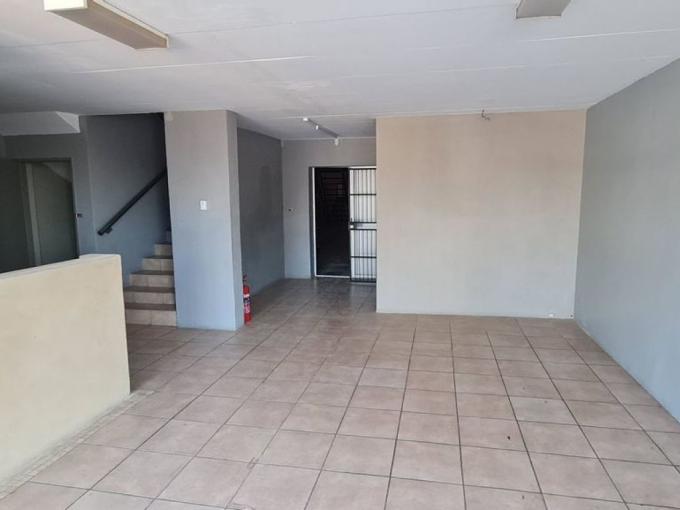 Commercial to Rent in Hennopspark - Property to rent - MR663323