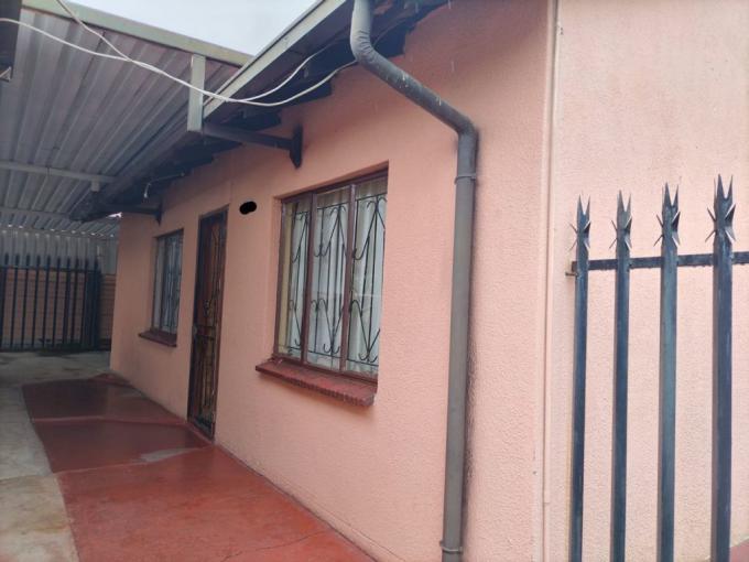 2 Bedroom House for Sale For Sale in Boitekong - MR663325