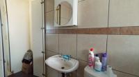 Bathroom 1 - 6 square meters of property in Newlands West