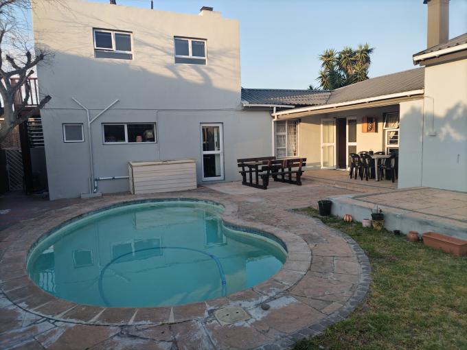 5 Bedroom Freehold Residence for Sale For Sale in Milnerton Ridge - MR663494