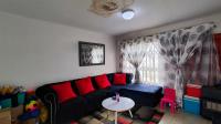 Lounges - 16 square meters of property in Dersley