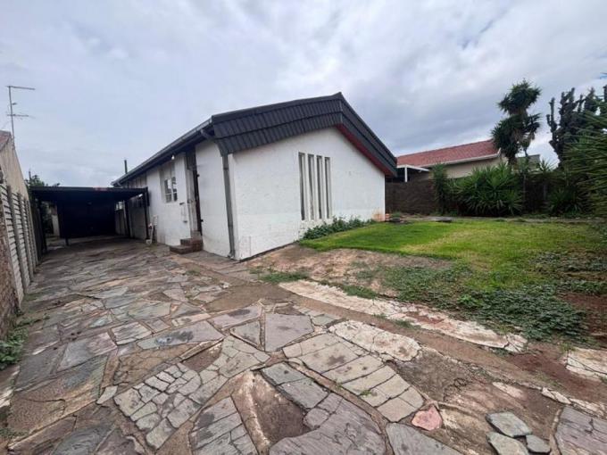 3 Bedroom House for Sale For Sale in Sophiatown - MR663680