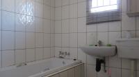 Bathroom 1 - 4 square meters of property in Stretford