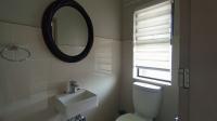 Bathroom 1 - 2 square meters of property in Amberfield