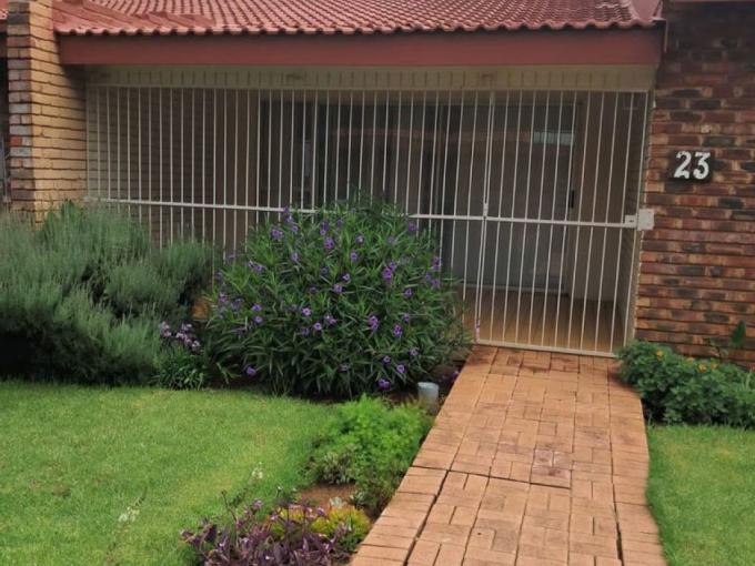 2 Bedroom Sectional Title for Sale For Sale in Klerksdorp Industrial - MR663715