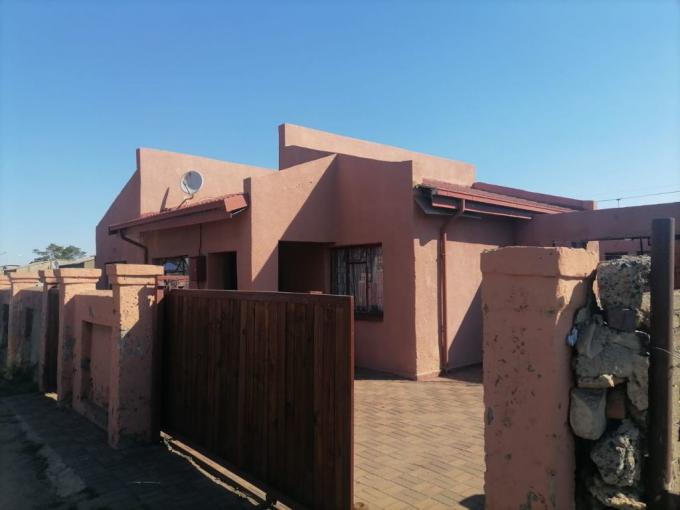 3 Bedroom House for Sale For Sale in Sharpeville - MR663750