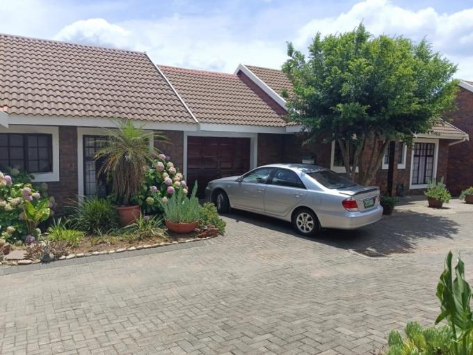 2 Bedroom Simplex for Sale For Sale in Dan Pienaar - MR663786