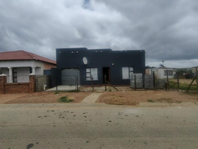 House for Sale For Sale in Kwa Nobuhle  - MR663792