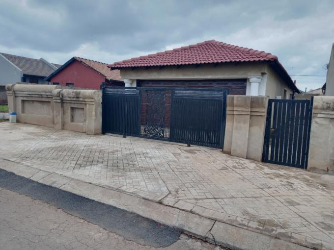 3 Bedroom House for Sale For Sale in Vosloorus - MR663798