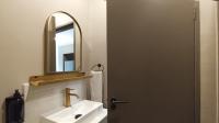 Bathroom 1 - 4 square meters of property in Sandown