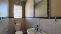 Guest Toilet - 3 square meters of property in Castleview