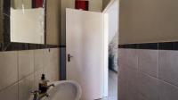 Guest Toilet - 3 square meters of property in Castleview