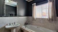 Bathroom 1 - 6 square meters of property in Castleview