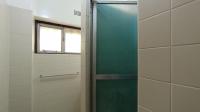 Bathroom 1 - 6 square meters of property in Observatory - JHB