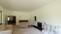 Lounges - 33 square meters of property in Observatory - JHB