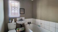 Bathroom 1 - 4 square meters of property in Windmill Park