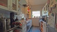 Kitchen - 9 square meters of property in Birdhaven - JHB