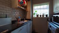 Kitchen - 9 square meters of property in Birdhaven - JHB