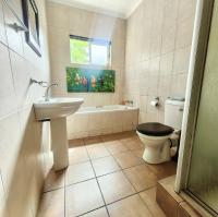 Bathroom 1 - 7 square meters of property in Prestbury