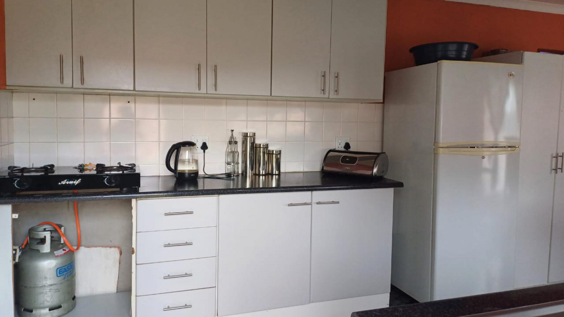 Kitchen of property in Greenhills