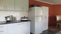 Kitchen - 11 square meters of property in Greenhills