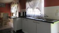 Kitchen - 11 square meters of property in Greenhills