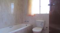 Bathroom 1 - 4 square meters of property in Greenhills