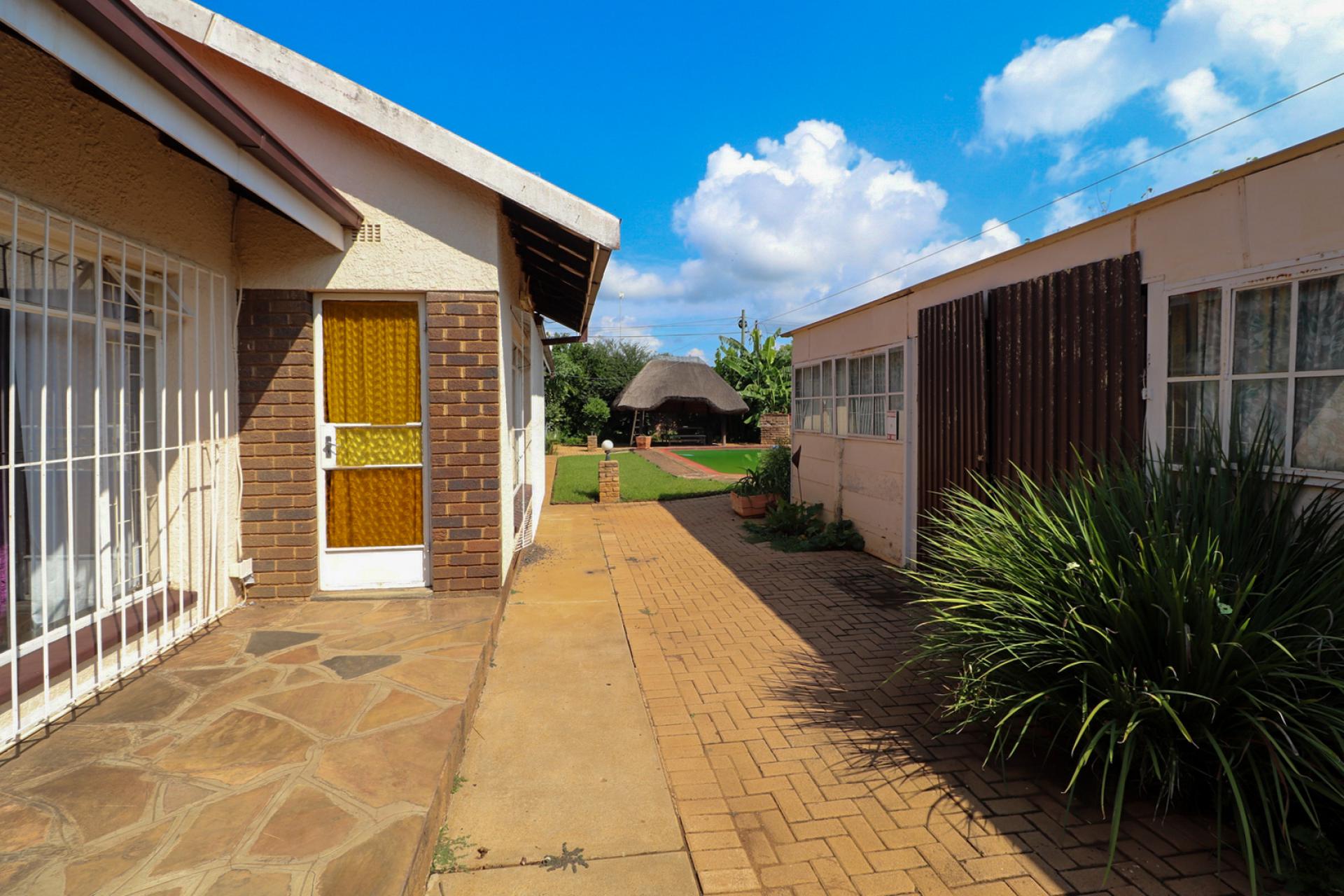 Patio of property in Meiringspark