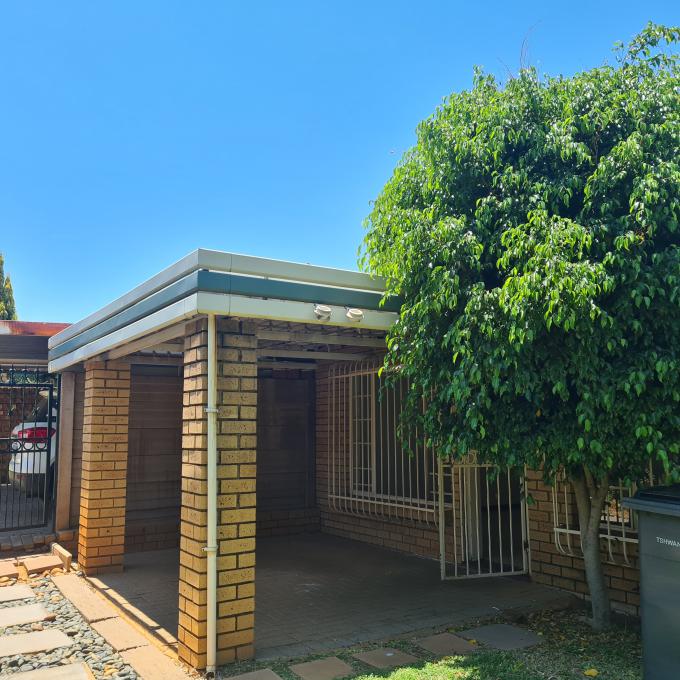 2 Bedroom Simplex for Sale For Sale in Murrayfield - MR663853