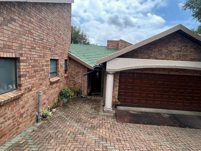 3 Bedroom Sectional Title for Sale For Sale in Safarituine - MR663859